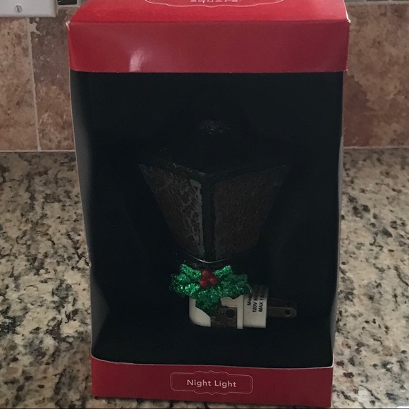 St. Nicholas Square Lamppost Plug-in Night Light - Picture 4 of 4